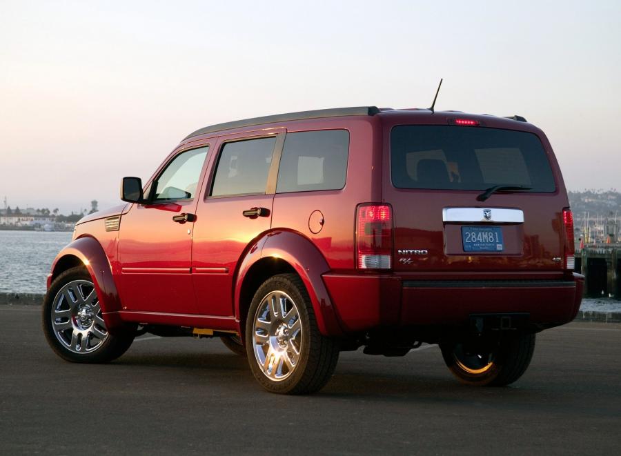  Dodge Nitro R/T 2006 года  (фото 10 из 36)